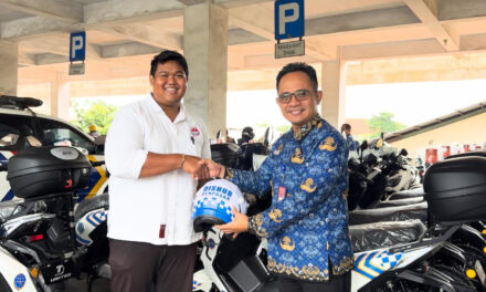RO: Penyerahan 20 Unit Motor Listrik T1800 ke Dishub Denpasar