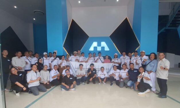 Sentrik and Raditya Holdings Leaders Visit Maka Motors Manufacture in a Show of Confidence